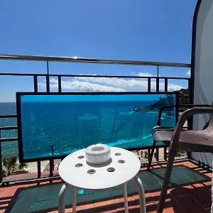 https://hostal-mozaik-playa.catalonia-hotels.com